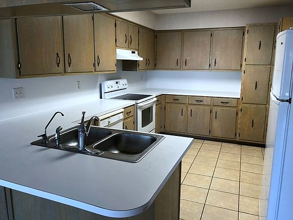 3rd image of 2224 Augusta Dr