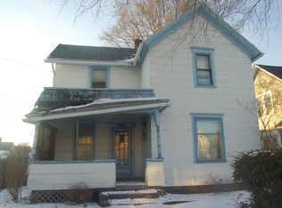 276 3rd St NW, Barberton, OH 44203