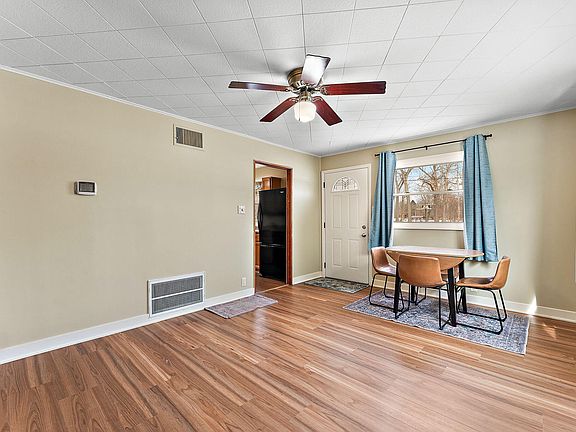 3rd image of 1009 Gardena St