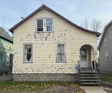 1849 Liberty St, Marinette, WI, 54143