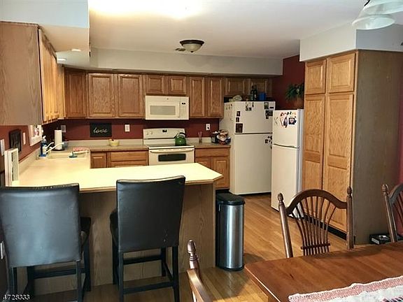 4th image of 27 Zinnia Dr