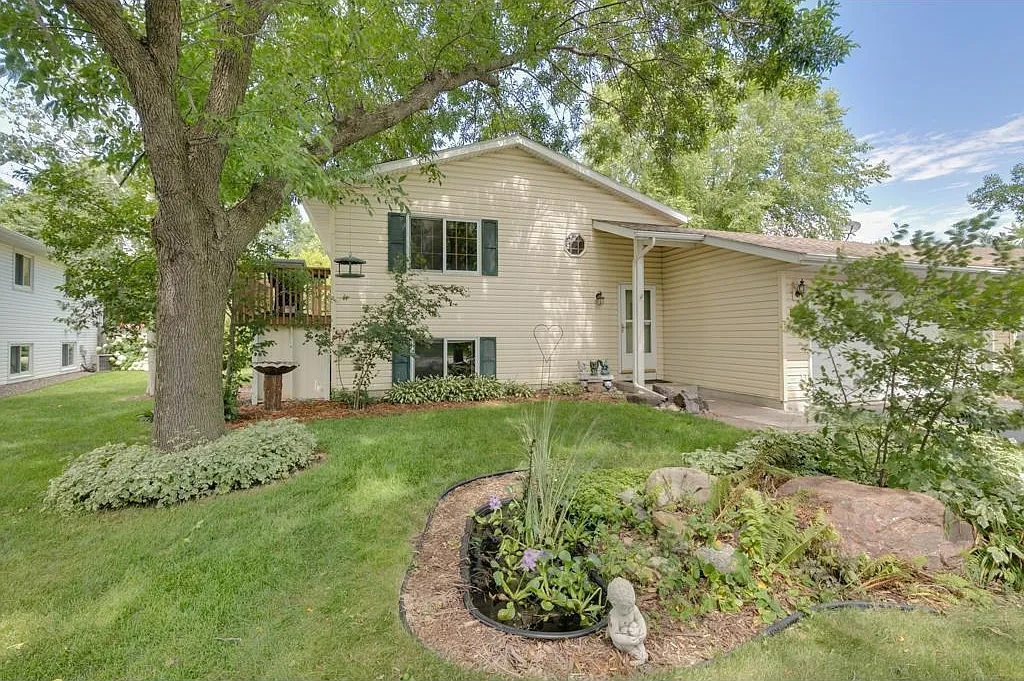 4 Bedroom Single Family Home — Photo 1