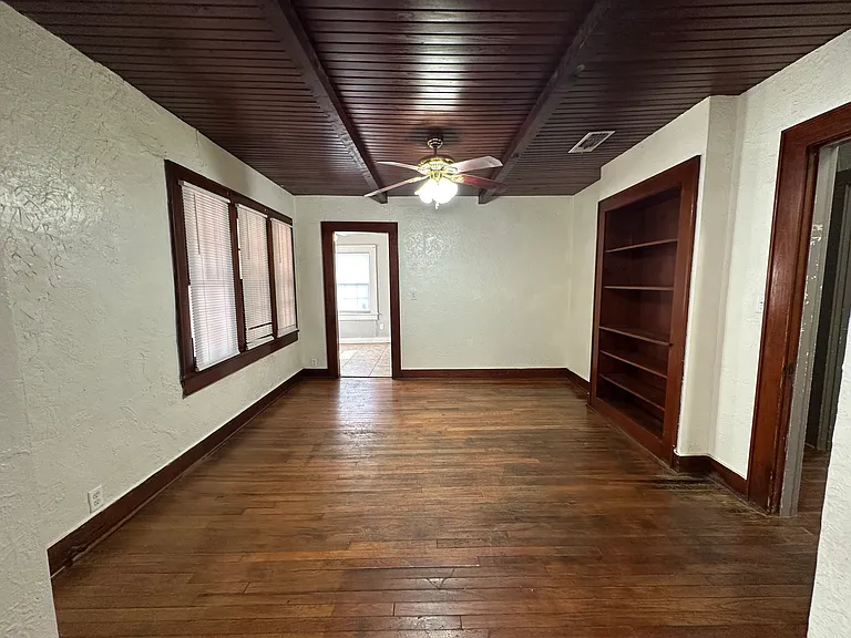 521 Beard Ave — Photo 3