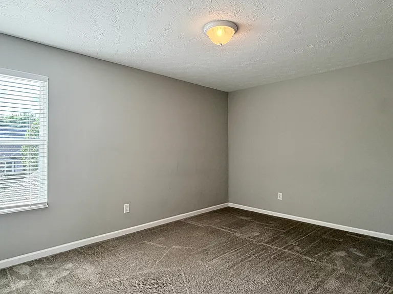 15660 Monson Dr — Photo 29