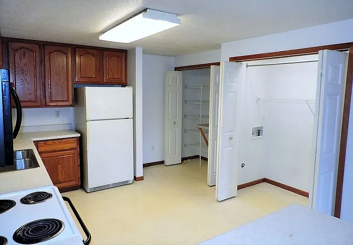 530 Iris Ave — Photo 5