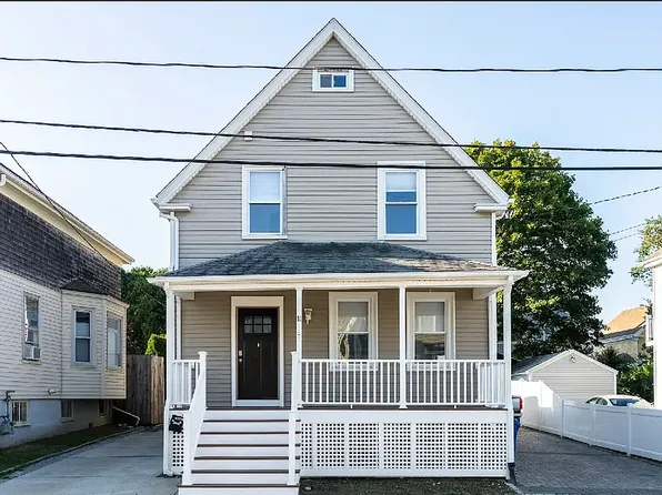 11 Atlantic St, Newport, RI 02840