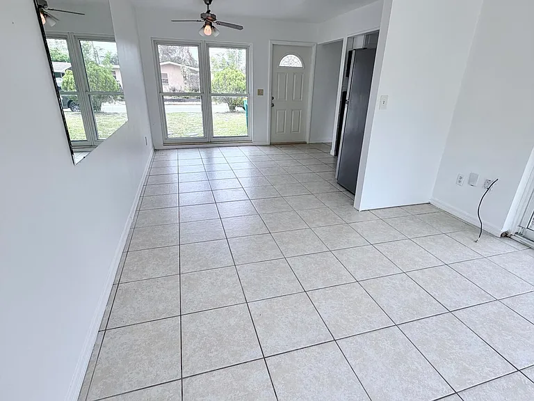 2107 Little John Rd — Photo 10