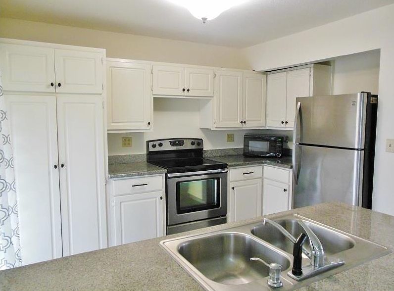 1st image of 3122 N 51st Ter