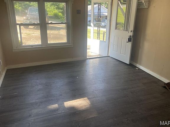 4th image of 320 & 322 W Center St