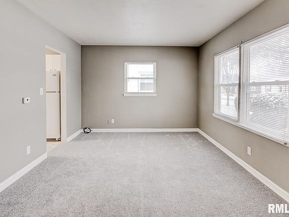 4th image of 915 43rd Ave