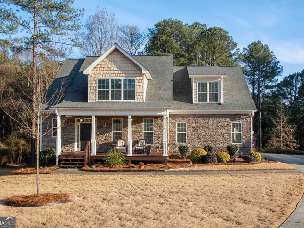 4218 Pine Hill Dr, Loganville, GA 30052