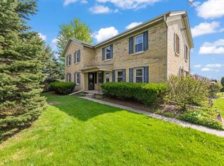 W1185 Winterberry Ln #W1187, Ixonia, WI 53036