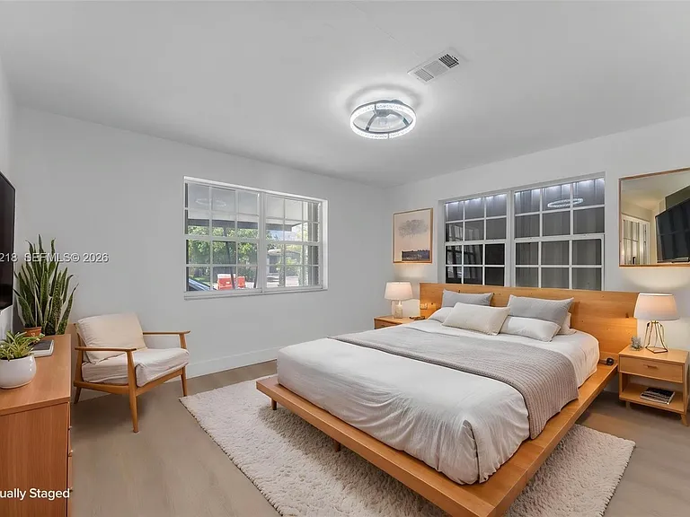 7150 SW 10th St — Photo 20