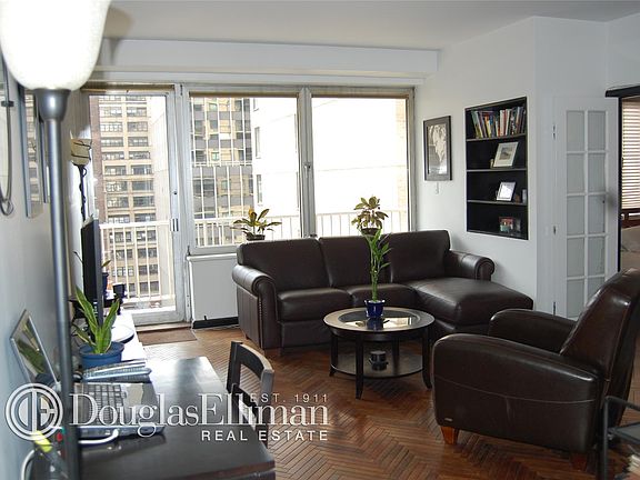 4th image of 216-218 E 47th St #16B