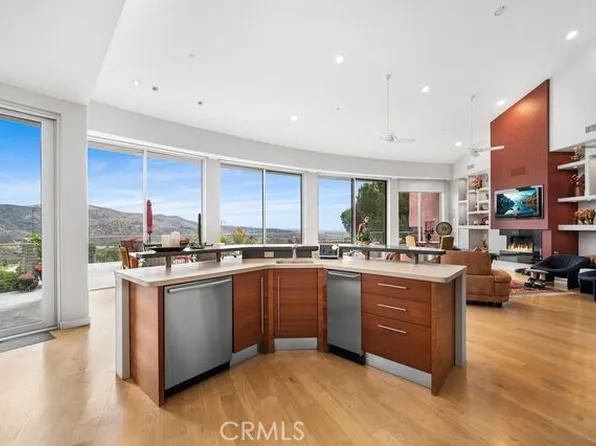 10182 Cowan Heights Dr, Santa Ana, CA 92705