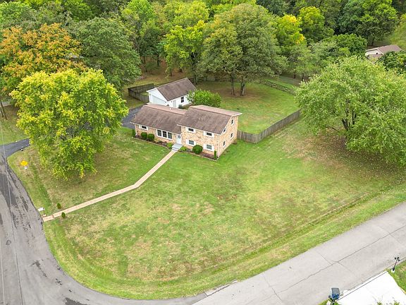 2nd image of 401 Rosehill Ct
