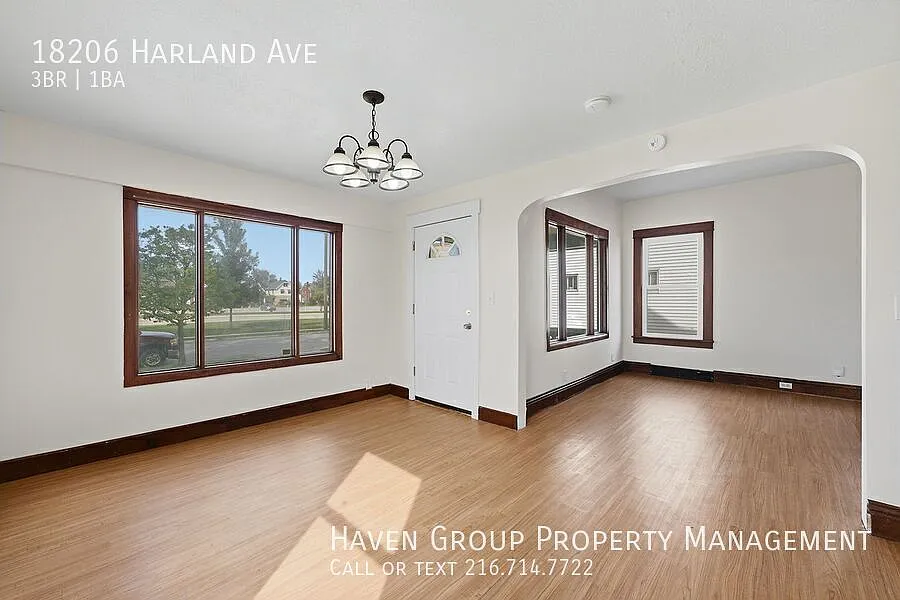 18206 Harland Ave, Cleveland - Spacious 3 bed 1 bath single family home! Please note that the ful... — Photo 4