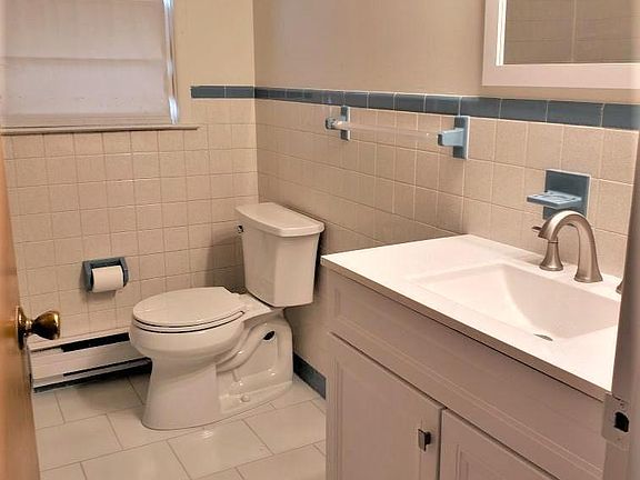 4th image of 22 Brakenbury Ct