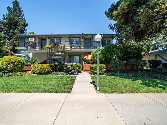 2nd image of 2747 Lone Bluff Way