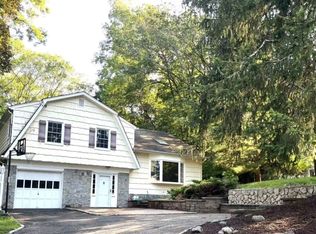 26 Parker Pl, Upper Saddle River, NJ 07458