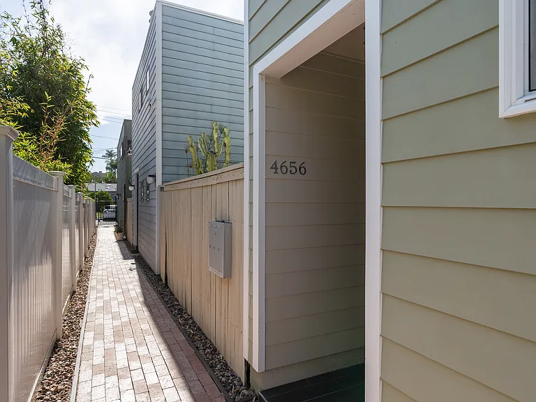 4656 Alabama St — Photo 21