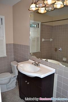 3rd image of 2314 W 74th St