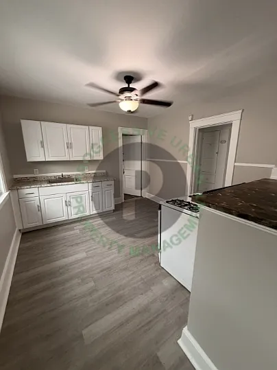 15619 School Avenue - Upstairs — Photo 2
