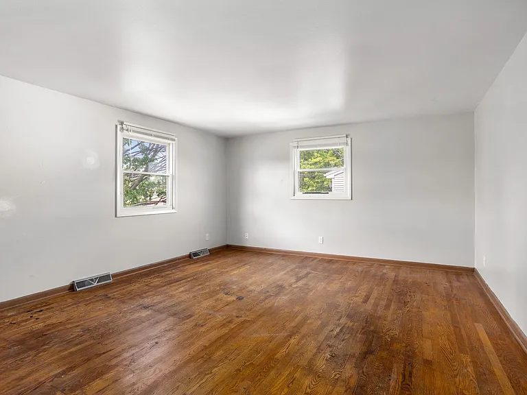 917 Byrd Ave — Photo 4