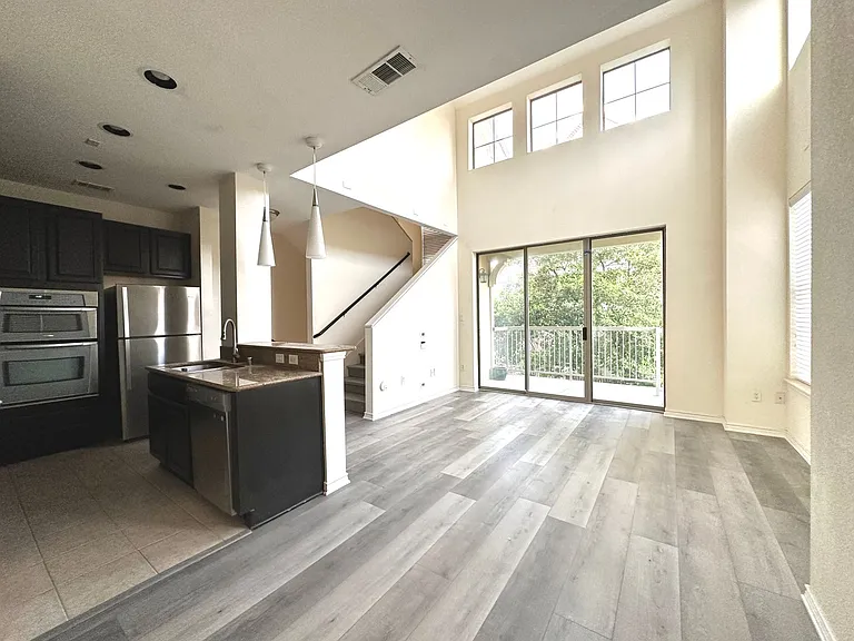 2002 Azure Pointe — Photo 11