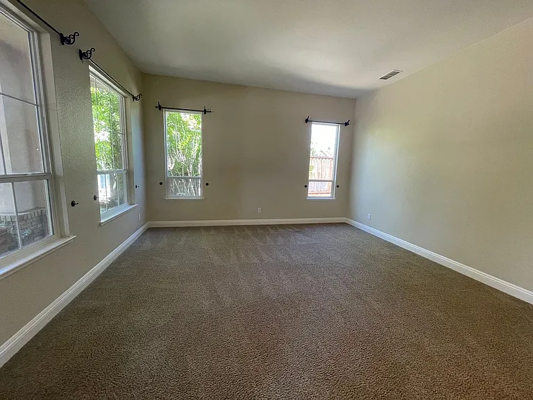 1124 Widgeon Ct — Photo 4