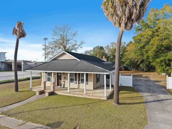 1705 Poplar St, Flomaton, AL 36441