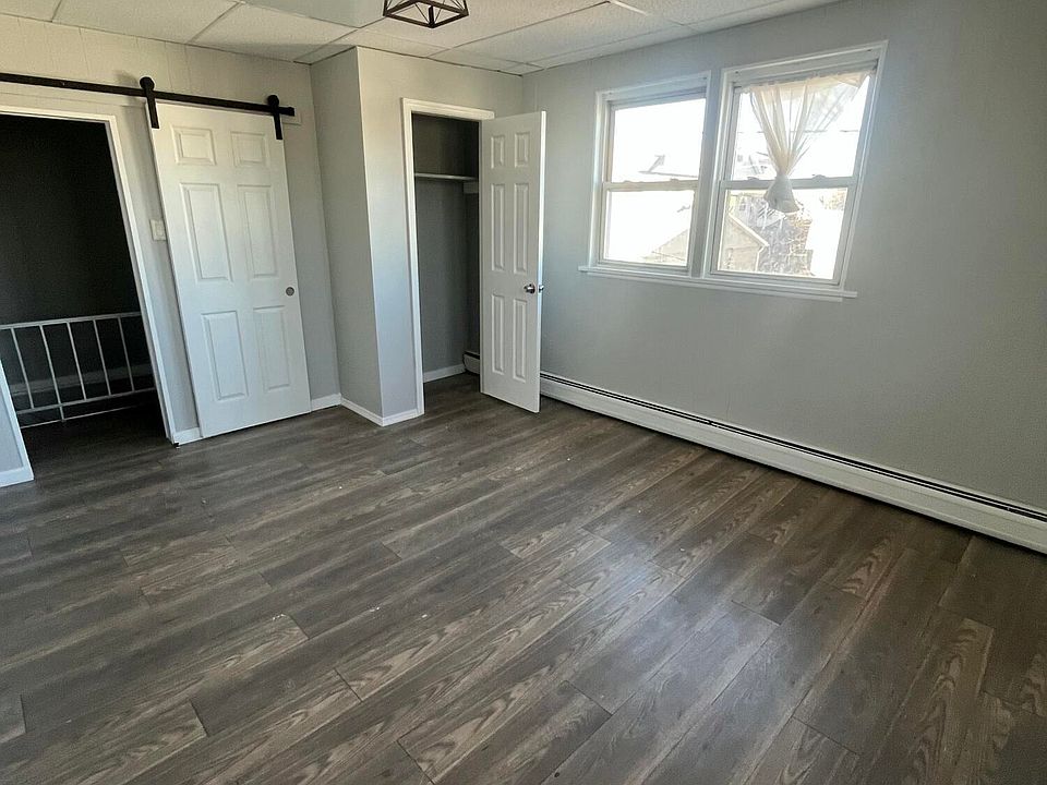1st image of 375 Grove St APT 2