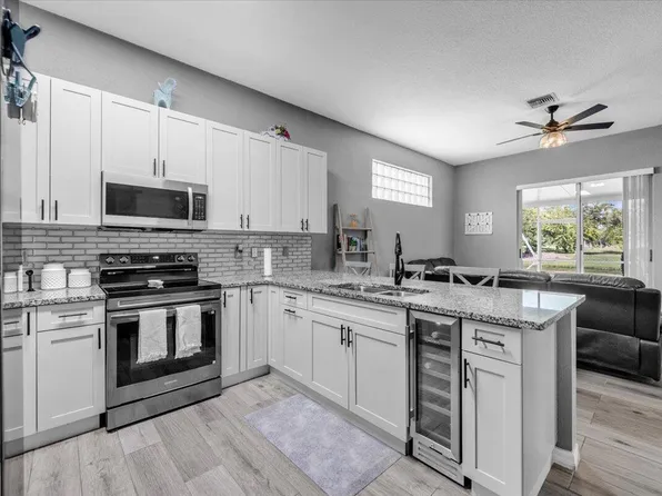 114 Prestige Drive, Royal Palm Beach, FL 33411