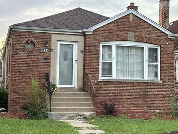 3rd image of 14435 Emerald Ave