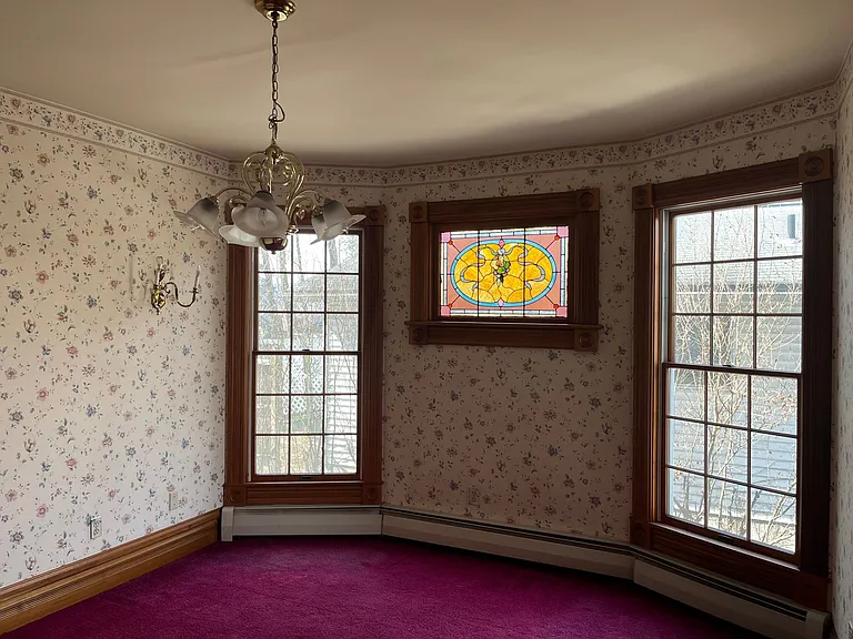 940 Woodlawn St — Photo 17
