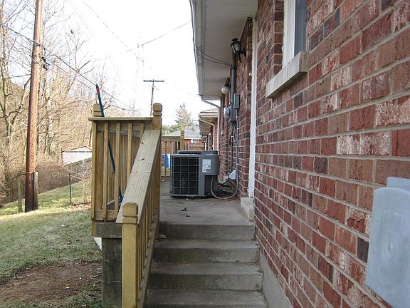 2nd image of 1461 Huntsville Dr #A