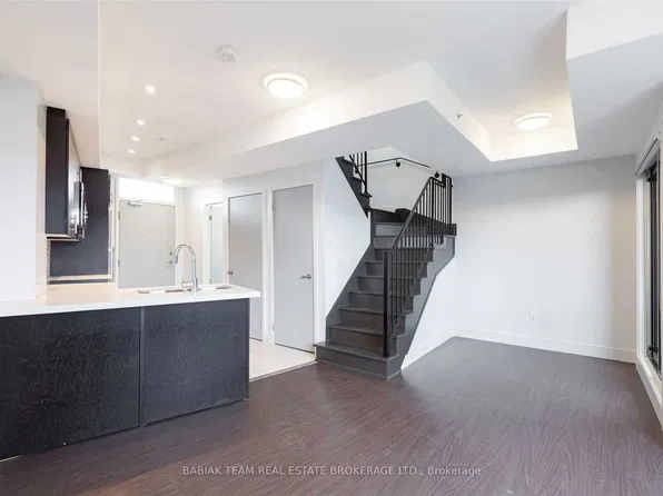 332 High Park Ave #303, Toronto, ON M6P 2S7