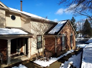 37173 Deer Run Dr, Farmington, MI 48331