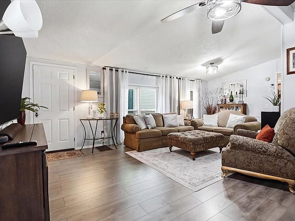 3rd image of 38703 Sheridan Rd #137