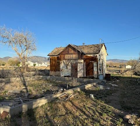 3rd image of 460 E 4th St