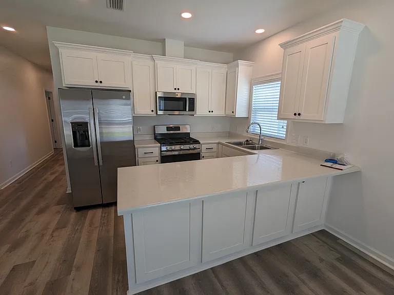 113 Edgefield Rd — Photo 6