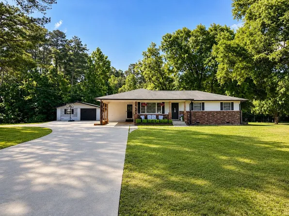 3506 Lindsey St, Rainbow City, AL 35906
