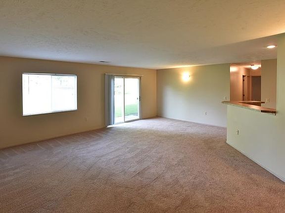 3rd image of 1452 Buckingham Gate Blvd Unit F