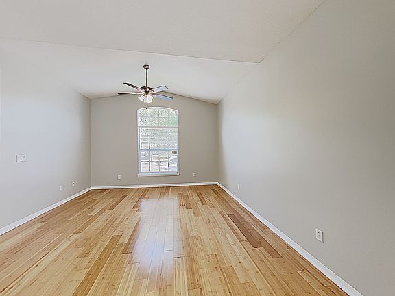 4th image of 2121 Justice Ln