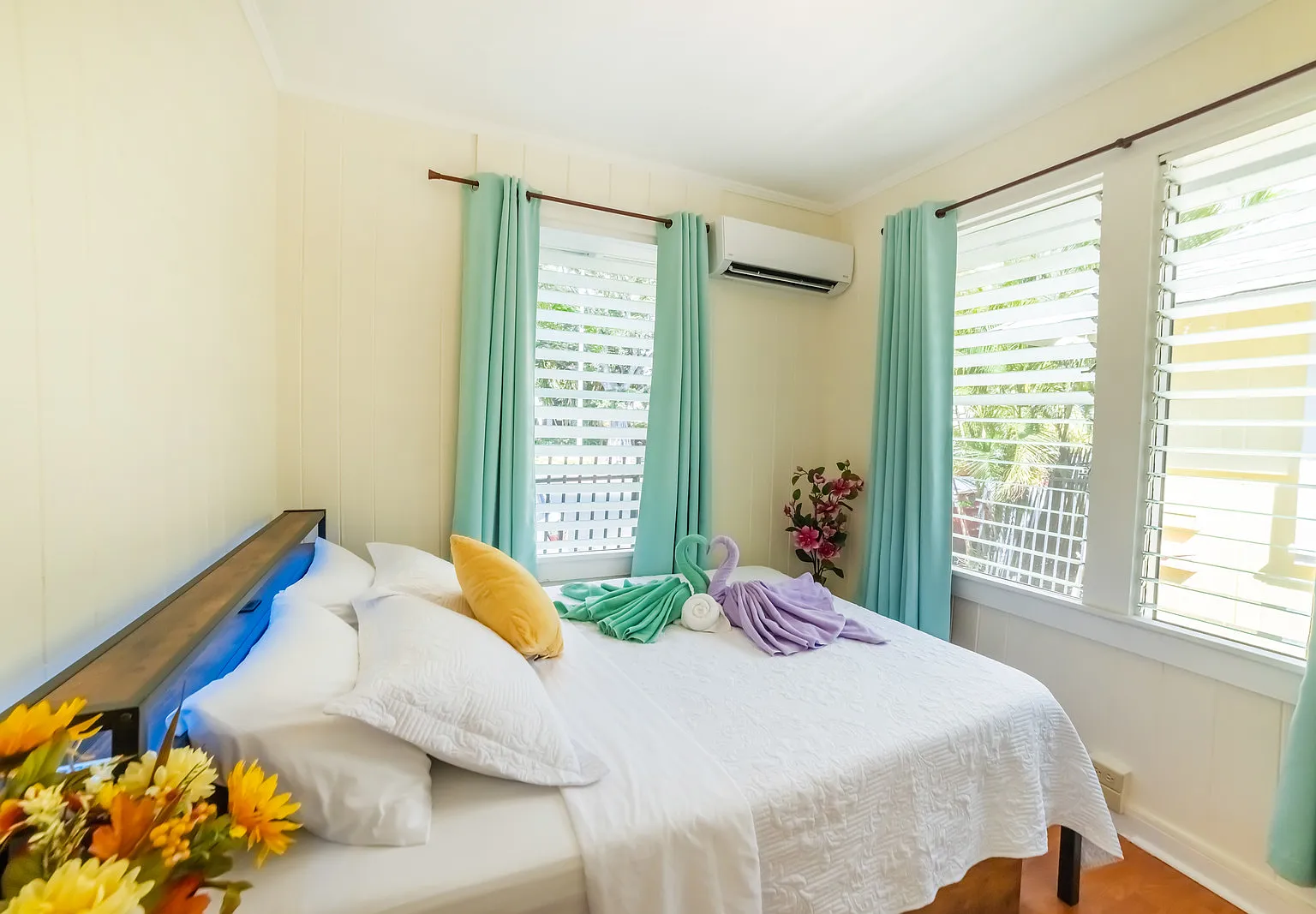 3 bed, 1.5 bath, 1000 sqft, $4,500 — Photo 1