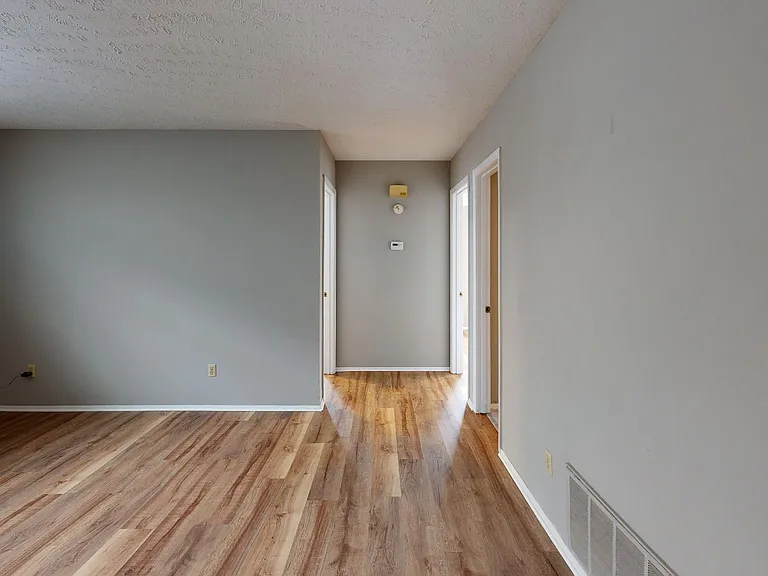 1102 Ohio St #1 — Photo 19