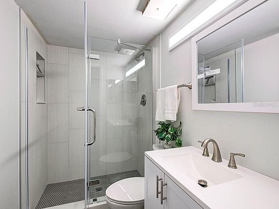 5th image of 1398 Shady Pine Way APT G1