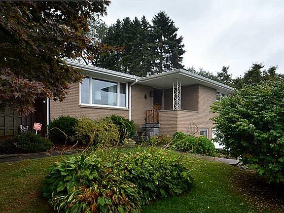 2nd image of 5 Sunbirch Dr