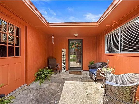 3rd image of 2534 Colonial Ridge Dr