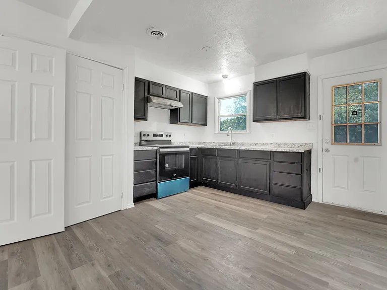 2682 Wasina Dr — Photo 5
